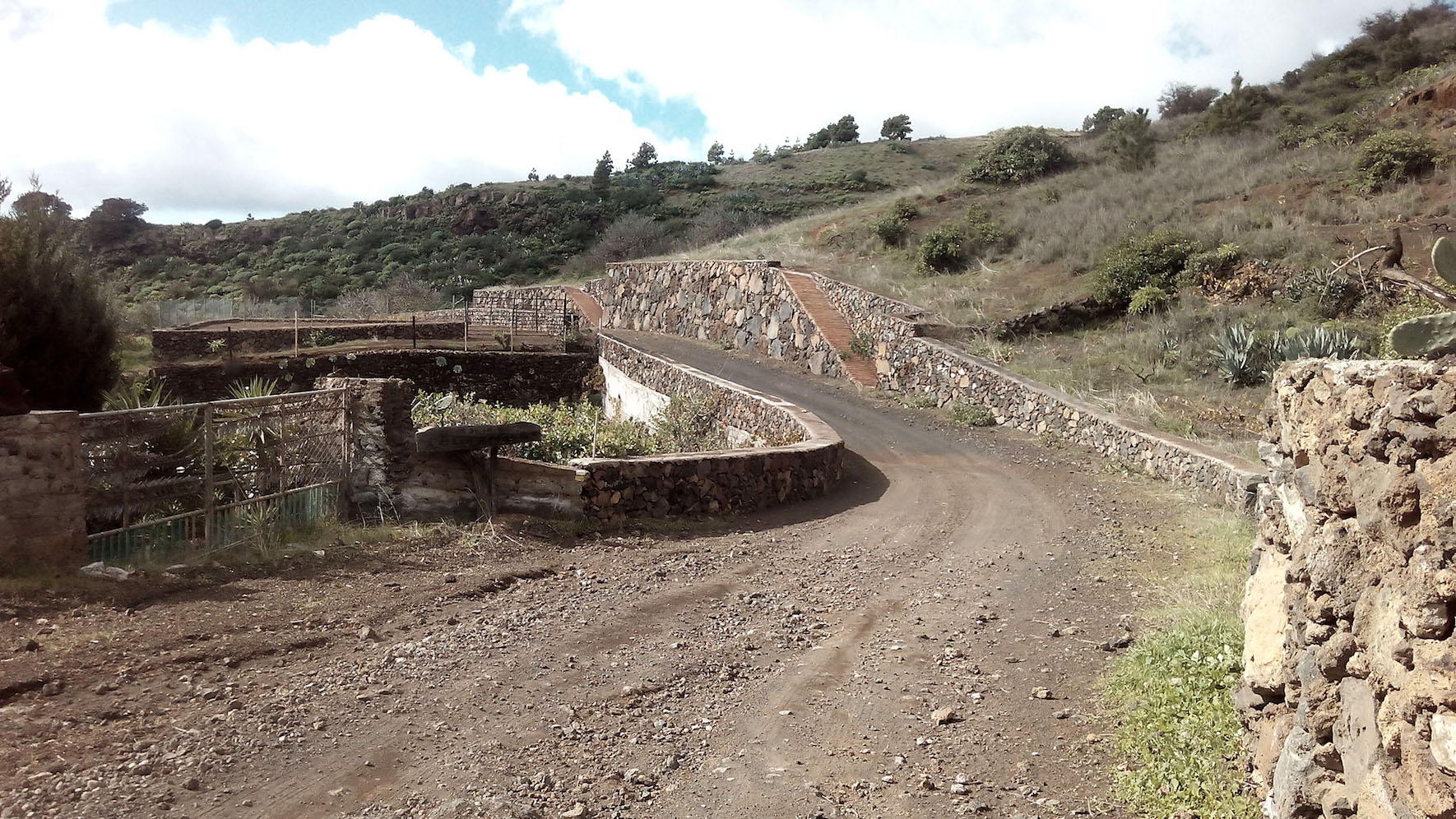 El Pinar invierte 100.000 euros en el asfaltado de la carretera de El Roque
